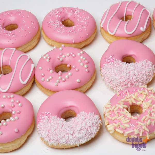 Gender reveal donuts roze